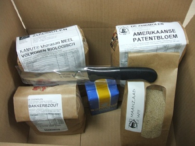 Bakpakket Zachte lichtbruine bolletjes met kamut.